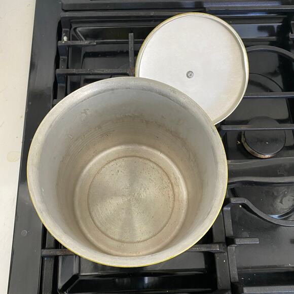 Rare Wear Ever 3Qt Vegetable Pot Vintage Green USA Made With Lid Cooking Kitchen - Picture 4 of 9